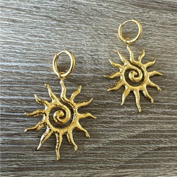 Vintage style sunflower hoop A817 - Picture 2 of 4